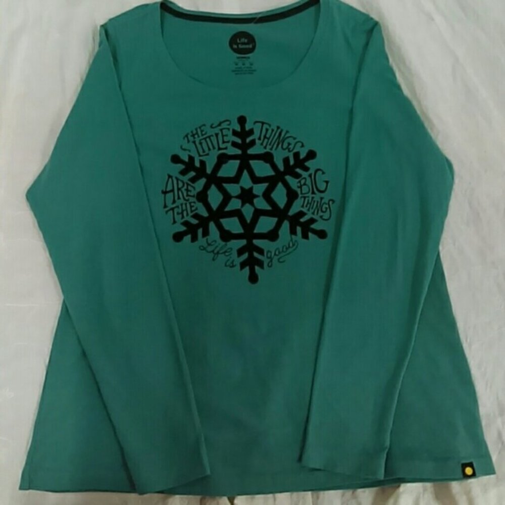 Life is Good Green and Black Snowflake Tee size M